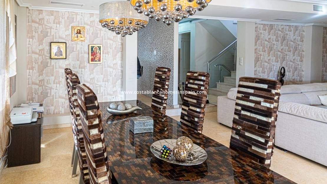 Endursölu -  - La Mata