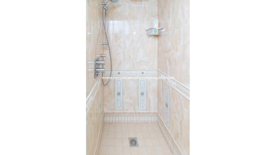 Endursölu -  - La Mata