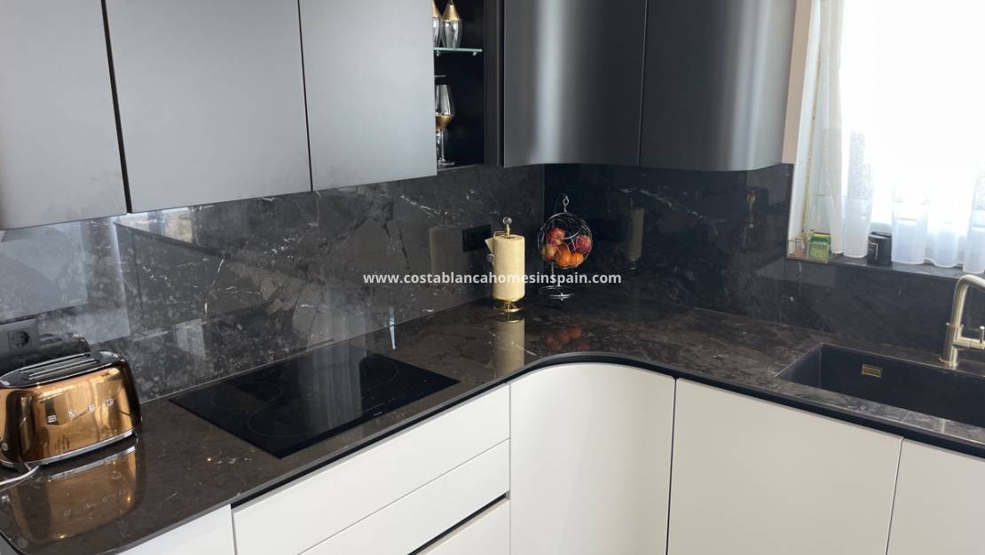 Endursölu -  - LOS BALCONES