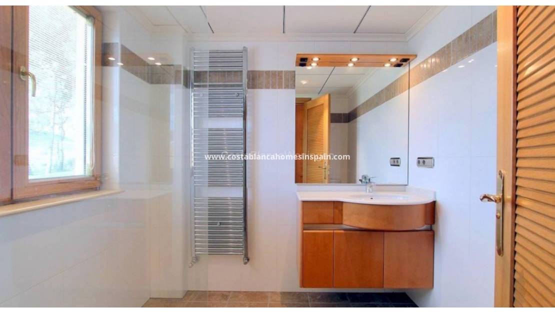 Endursölu -  - Penàguila