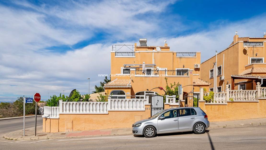 Endursölu - Semi Detached - Orihuela Costa - Los Altos