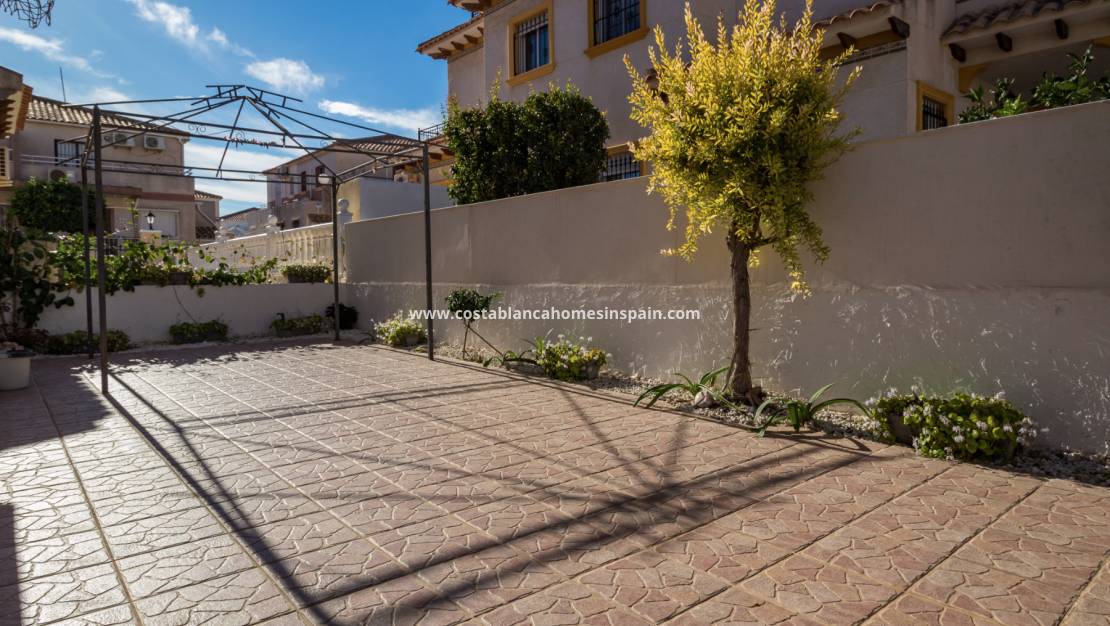 Endursölu - Semi - Detached Villa - La Zenia - Villas San Jose