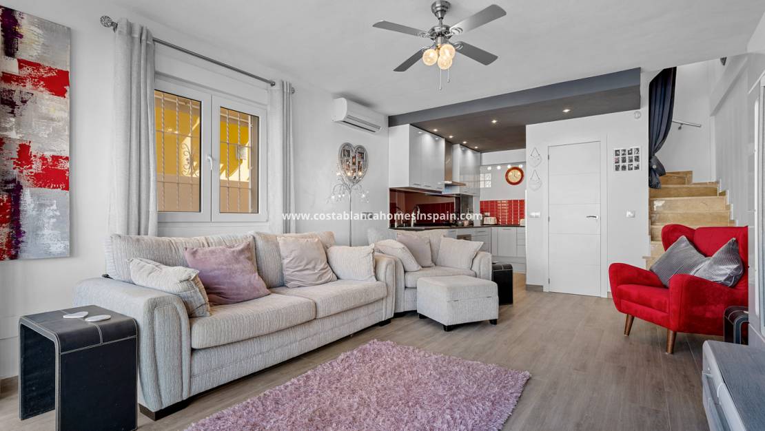 Endursölu - Semi - Detached Villa - Orihuela Costa - La Zenia