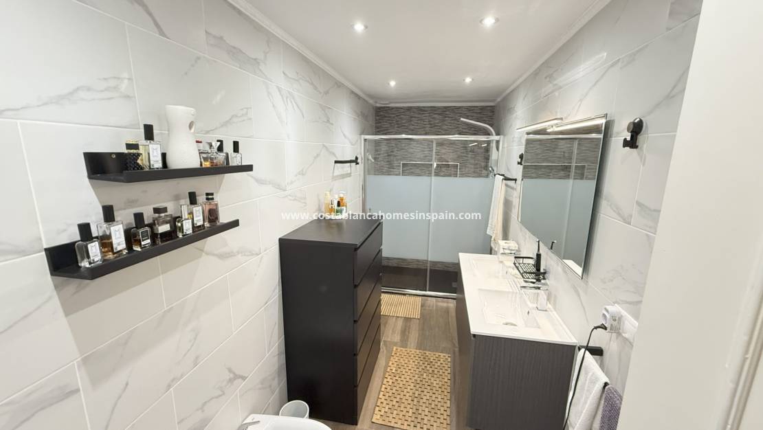 Endursölu - Semi - Detached Villa - Orihuela Costa - La Zenia