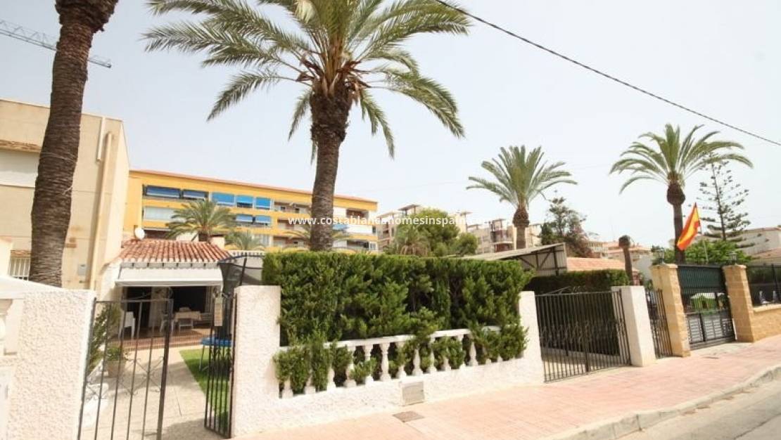 Endursölu - Semi-Detached Villa - Orihuela Costa - Punta Prima