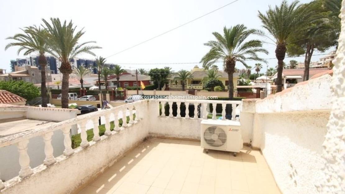 Endursölu - Semi-Detached Villa - Orihuela Costa - Punta Prima