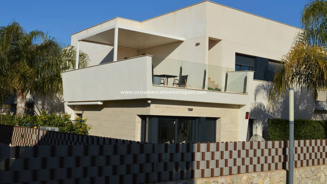 Endursölu - Semi - Detached Villa - Pilar de la Horadada