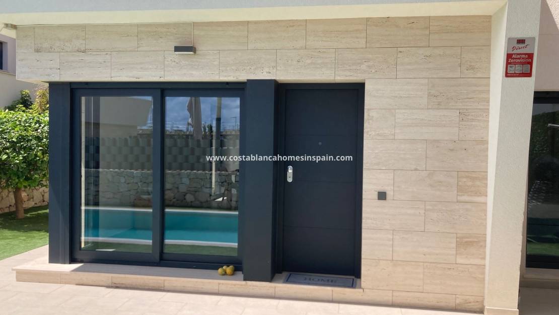 Endursölu - Semi - Detached Villa - Pilar de la Horadada