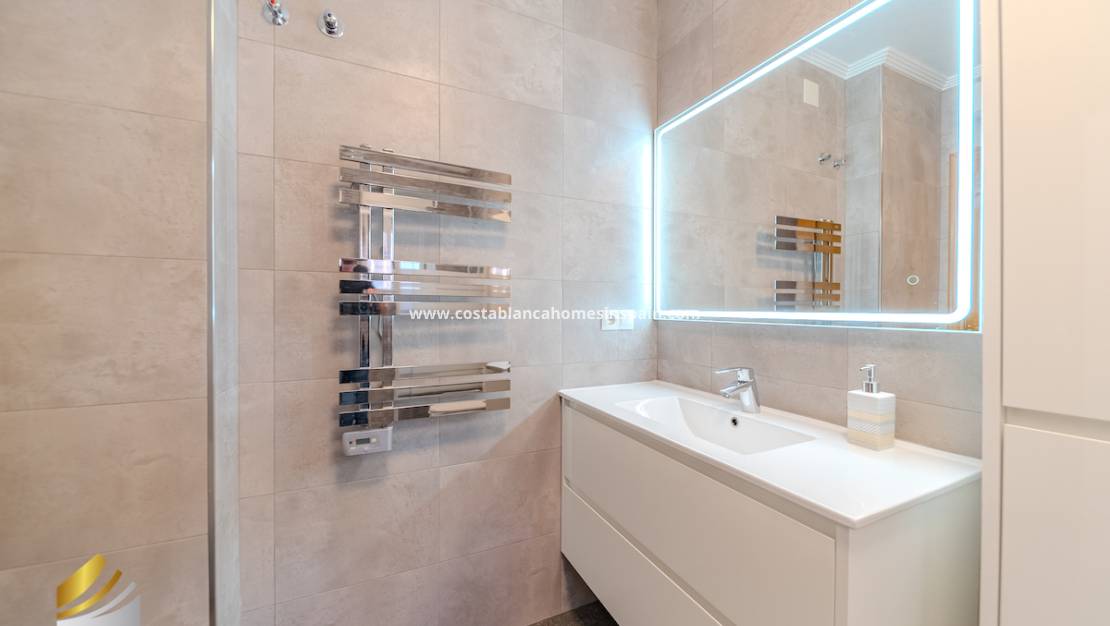 Endursölu - Semi - Detached Villa - Playa Flamenca - Costa Blanca South