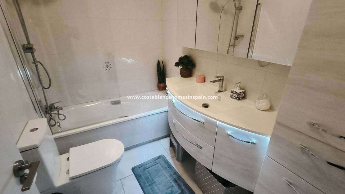 Endursölu - Semi - Detached Villa - Playa Flamenca - Costa Blanca South