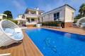 Endursölu - Semi - Detached Villa - Torrevieja - La Mata
