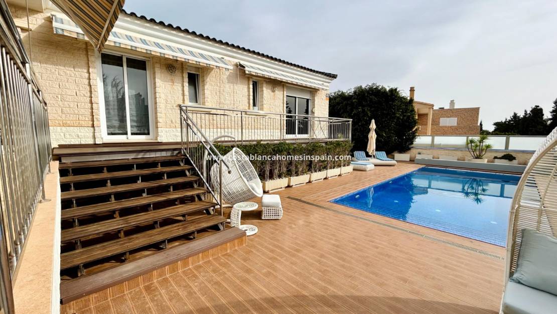 Endursölu - Semi - Detached Villa - Torrevieja - La Mata
