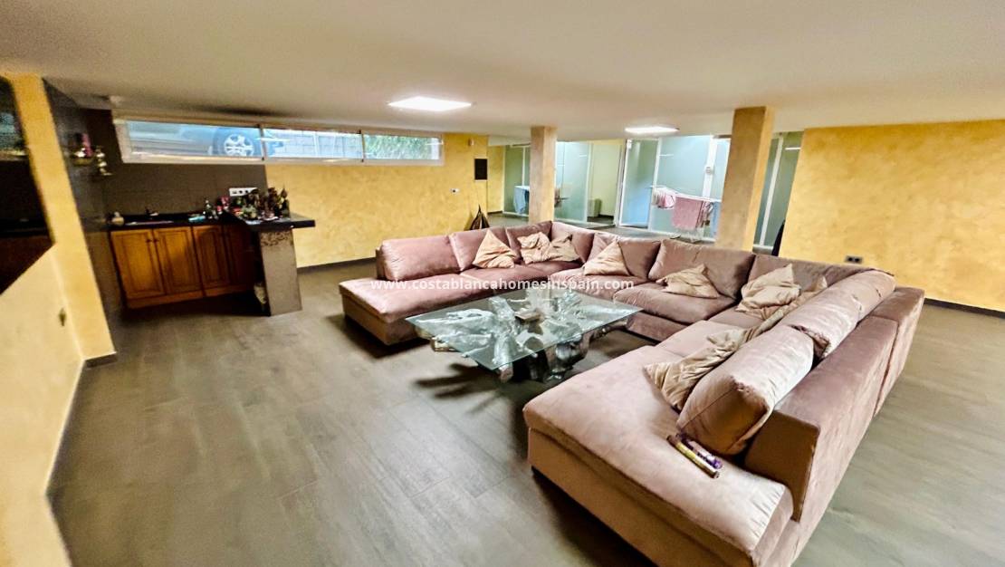 Endursölu - Semi - Detached Villa - Torrevieja - La Mata