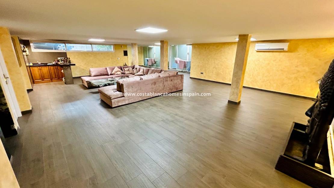 Endursölu - Semi - Detached Villa - Torrevieja - La Mata