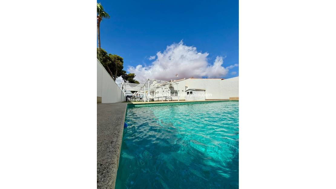 Endursölu - Semi - Detached Villa - Torrevieja - Torretas