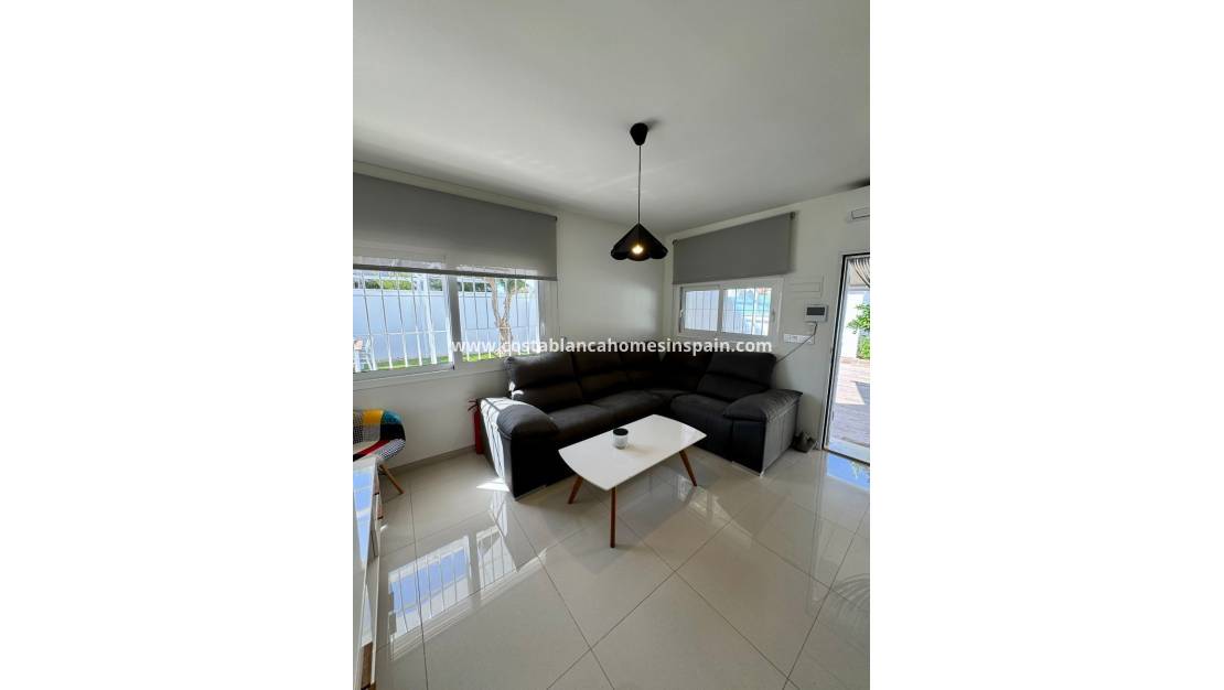 Endursölu - Semi - Detached Villa - Torrevieja - Torretas