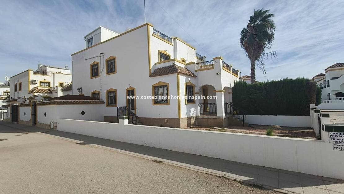 Endursölu - Semi - Detached Villa - Vistabella Golf