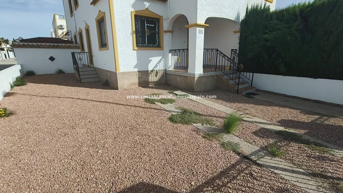 Endursölu - Semi - Detached Villa - Vistabella Golf