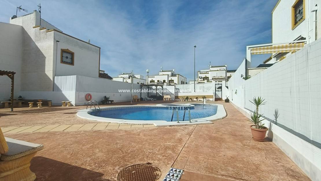 Endursölu - Semi - Detached Villa - Vistabella Golf