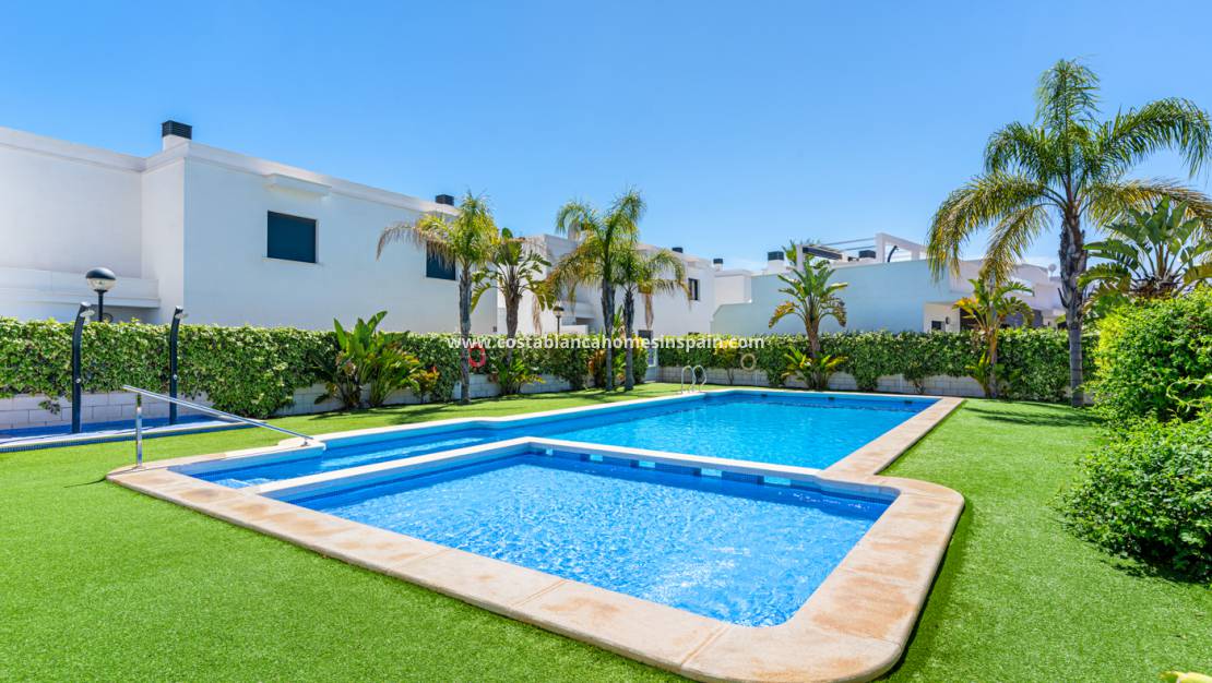 Endursölu - Townhouse - Cabo Roig