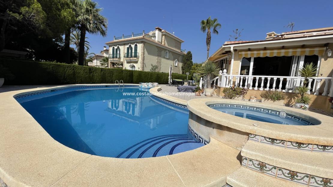 Endursölu - Villa - Cabo Roig