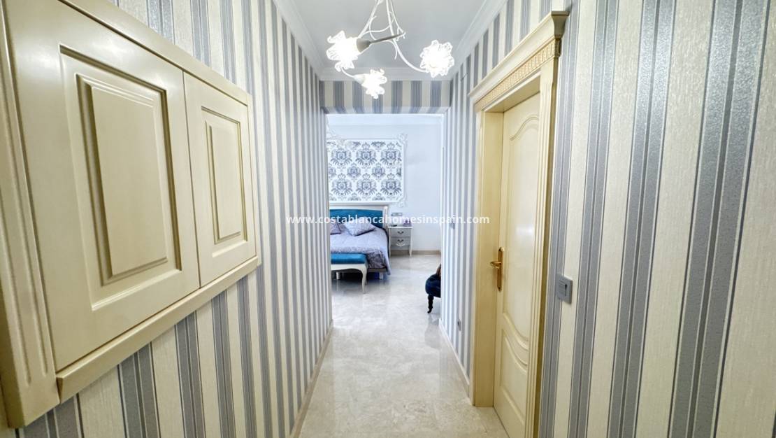 Endursölu - villa - Cabo Roig