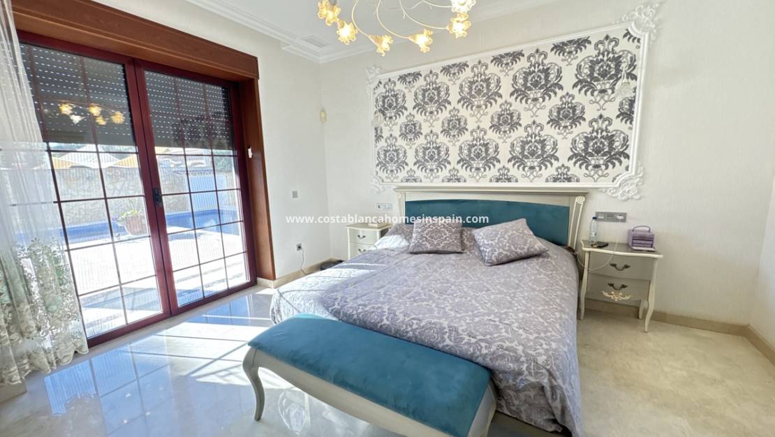 Endursölu - villa - Cabo Roig