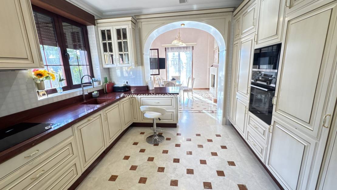 Endursölu - villa - Cabo Roig