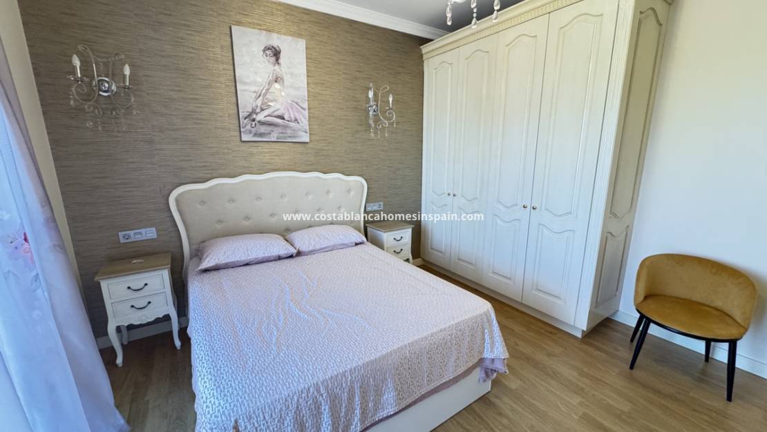 Endursölu - villa - Cabo Roig