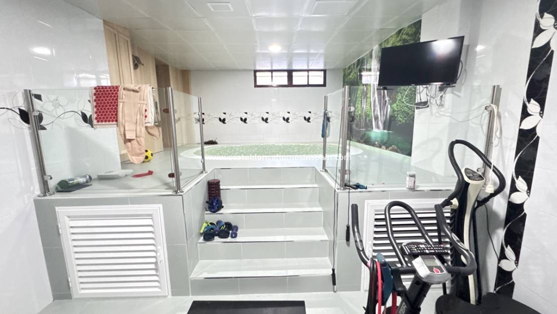 Endursölu - villa - Cabo Roig