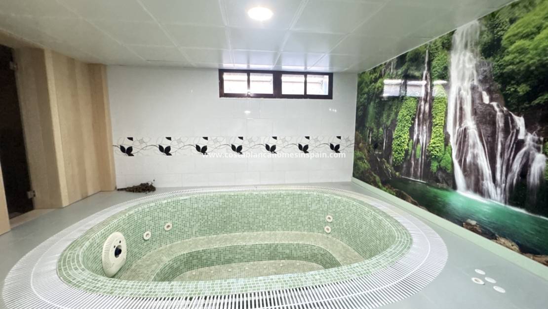 Endursölu - villa - Cabo Roig