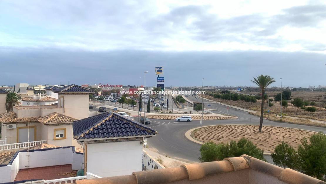 Endursölu - Villa - Orihuela Costa - La Zenia