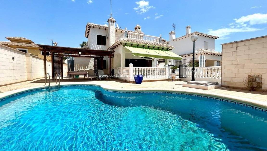 Endursölu - villa - Orihuela Costa - La Zenia