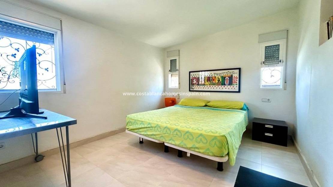 Endursölu - villa - Orihuela Costa - La Zenia