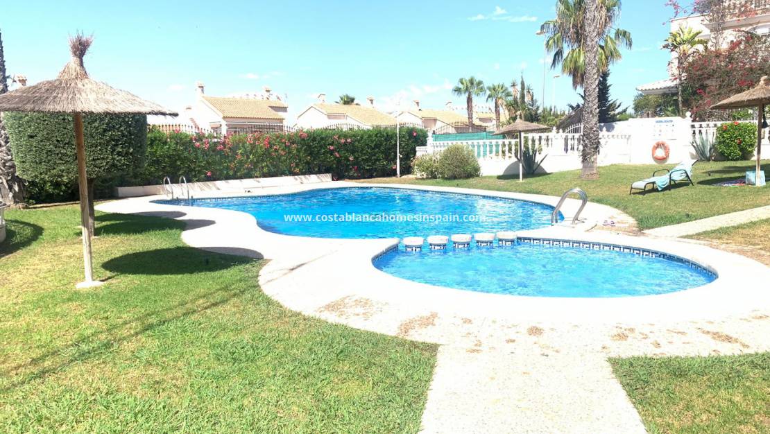 Endursölu - Villa - Orihuela Costa - Los Altos