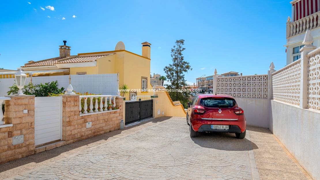 Endursölu - Villa - Orihuela - Playa Flamenca