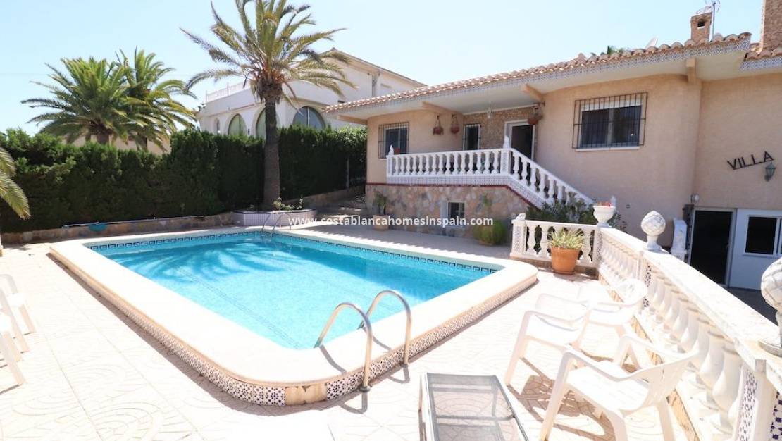 Endursölu - Villa - Torrevieja - Los Balcones