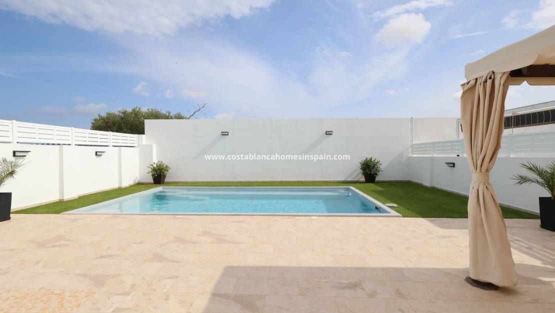 Endursölu - Villa - Torrevieja - San Luis