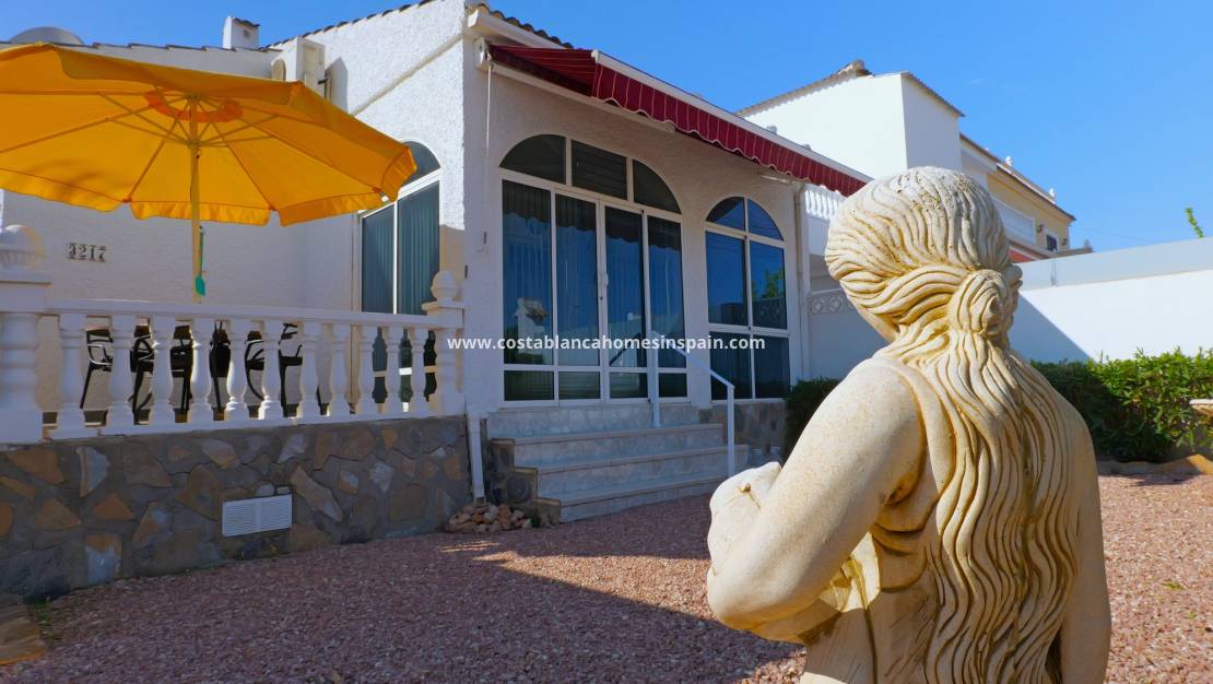 Endursölu - villa - Torrevieja - Urbanización San Luis