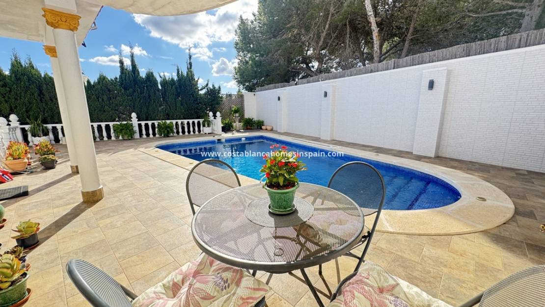 Endursölu - villa - Villamartin