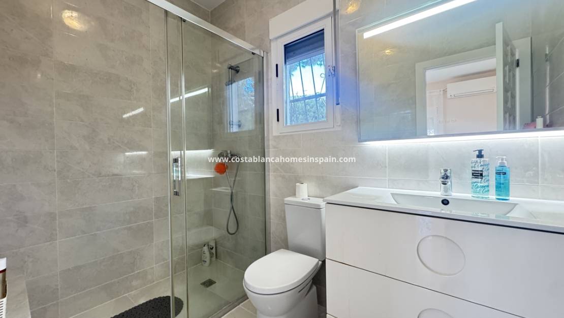 Endursölu - villa - Villamartin