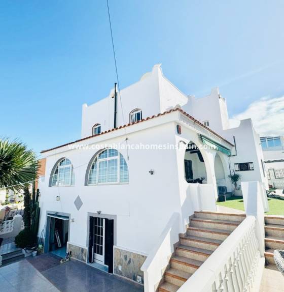  - Endursölu - Villamartin - 1000DG