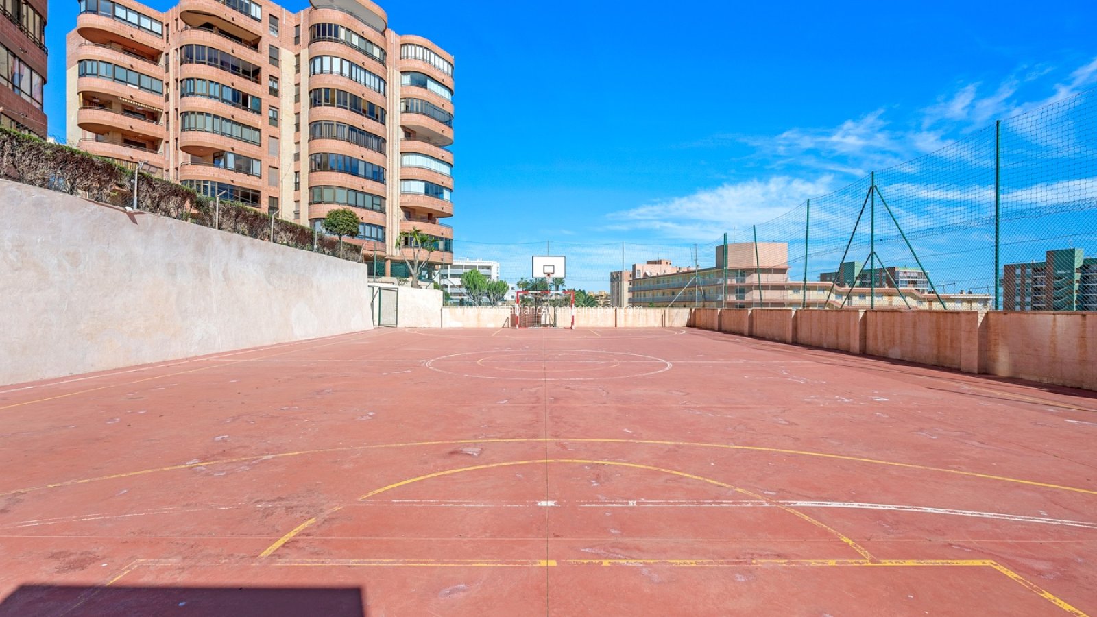 Használt - Apartment - Arenales del sol - Segunda linea playa