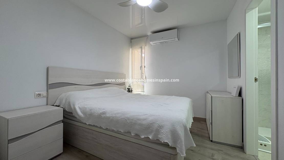 Használt - Apartment - Torrevieja - Center Torrevieja