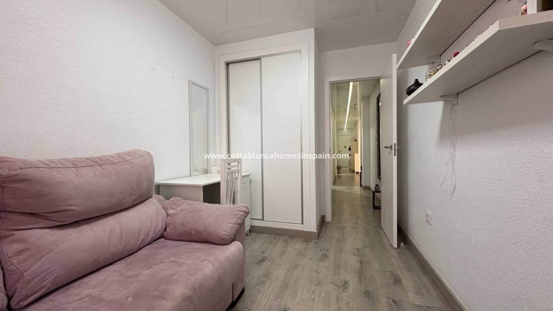 Használt - Apartment - Torrevieja - Center Torrevieja