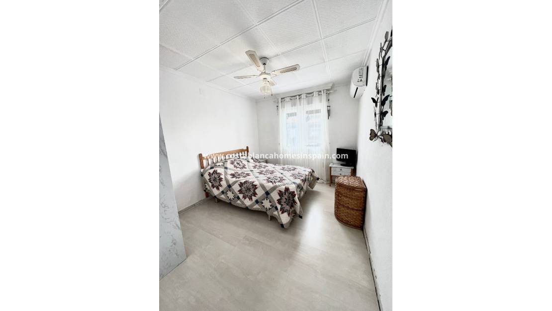 Használt - Apartment - Torrevieja - La Siesta