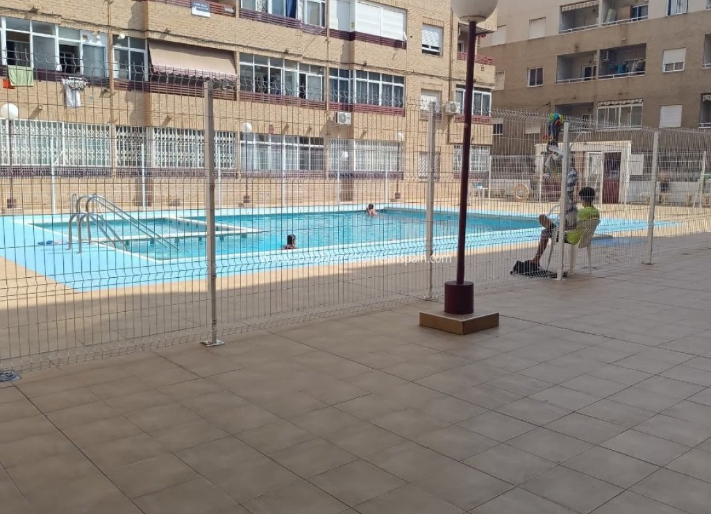 Használt - Apartment - Torrevieja - Playa de los Locos