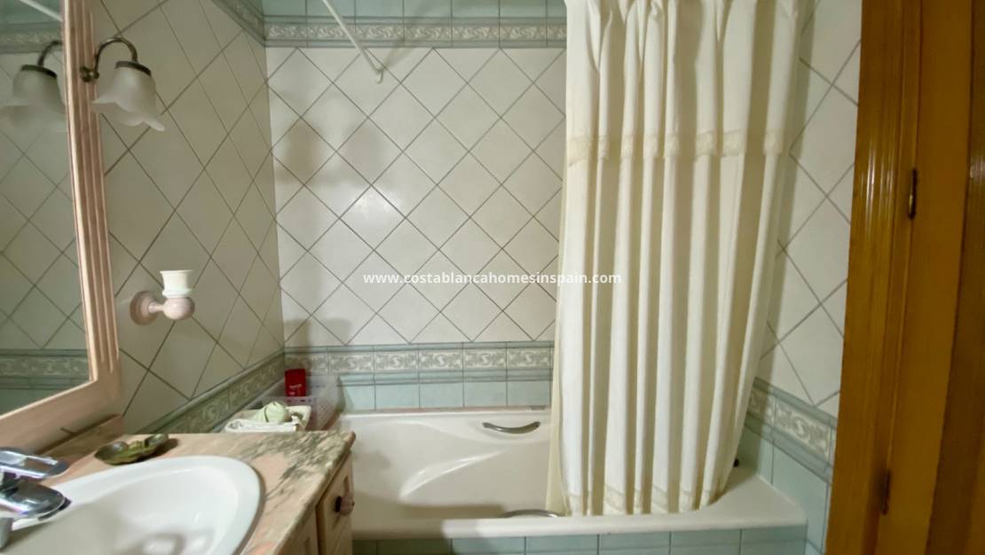 Használt - Apartment - Torrevieja - Playa del Cura