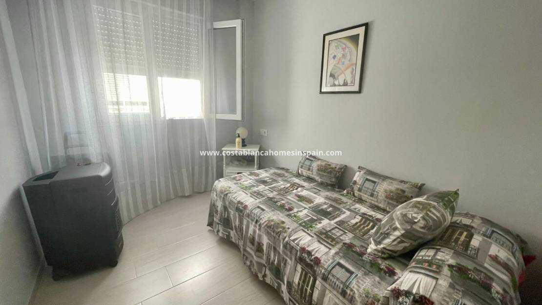 Használt - Apartment - Torrevieja - Playa del Cura
