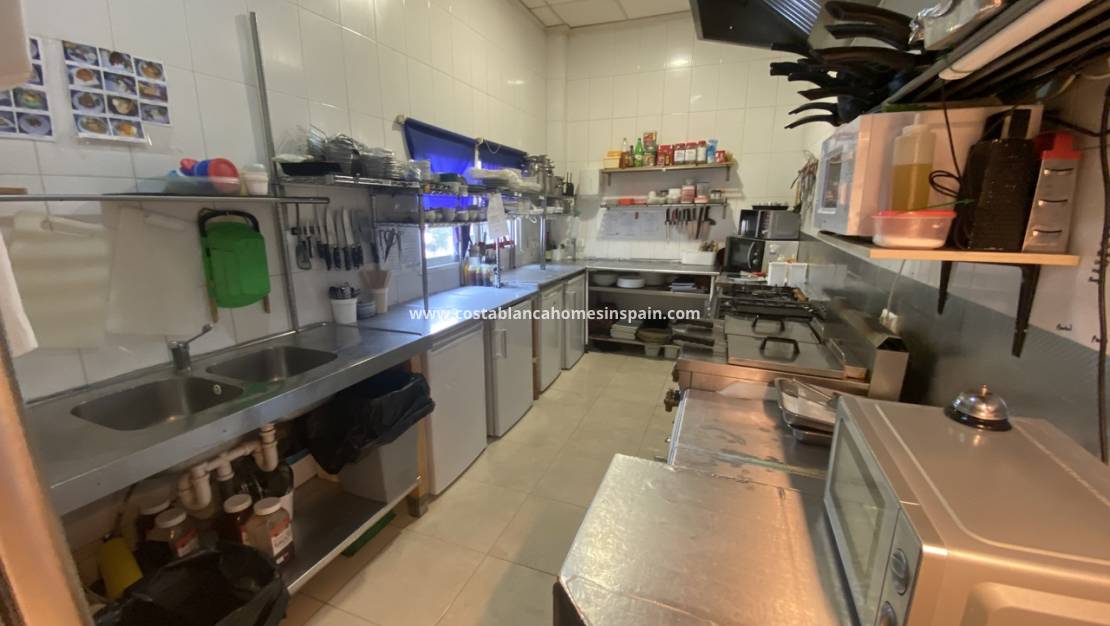 Használt - Commercial - Algorfa - Inland